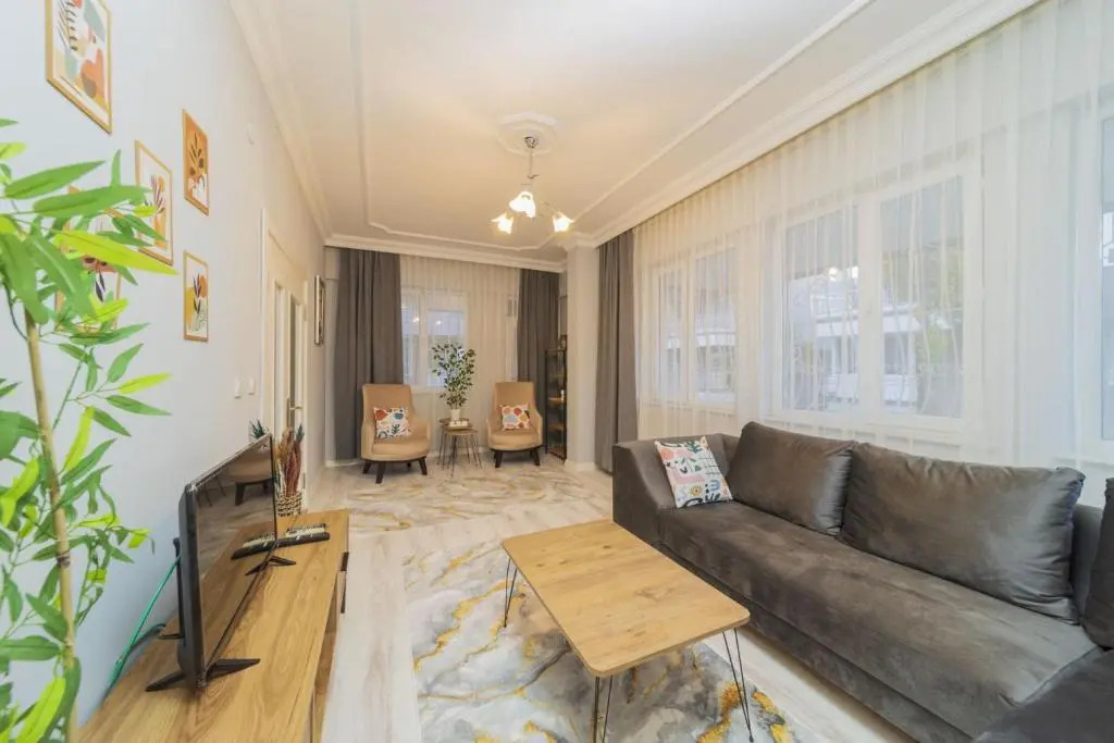 Vibrant Flat With Lovely Balcony in Muratpasa