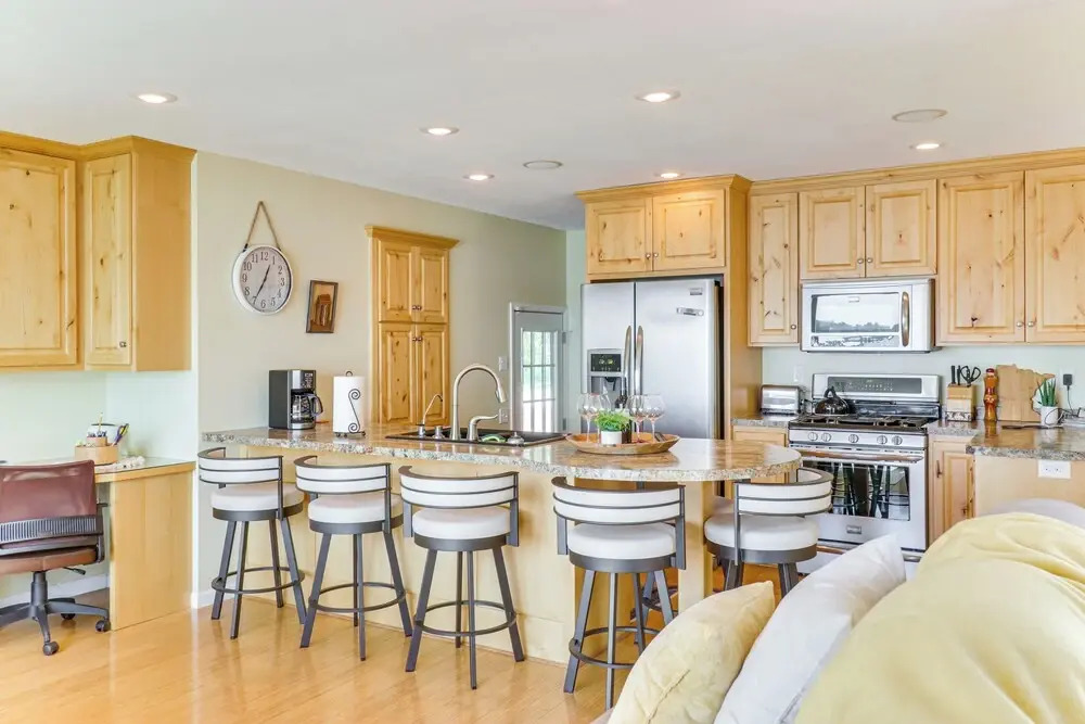 Lakeside Alexandria Retreat w/ Deck + Boat Dock!