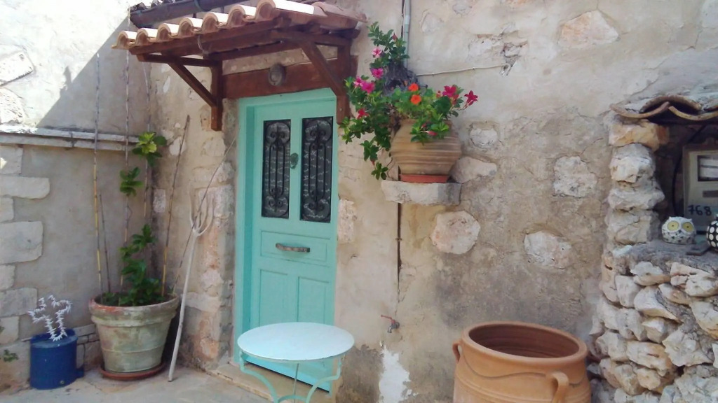 Quaint Greek Cottage, Rural Setting, Great Views