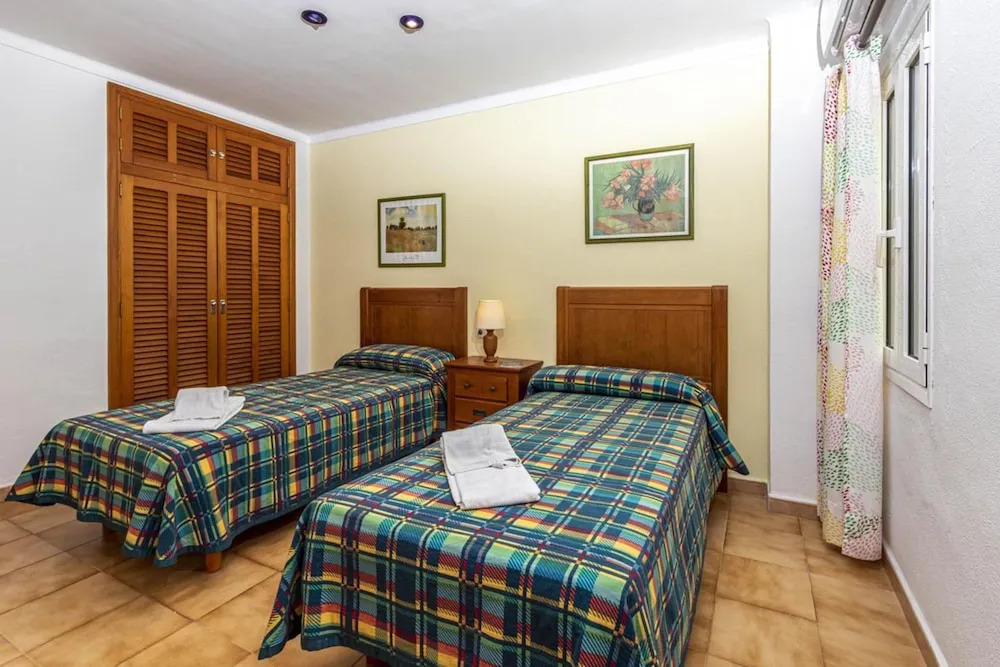 Apartment - 3 Bedrooms with WiFi and Sea views - 107925