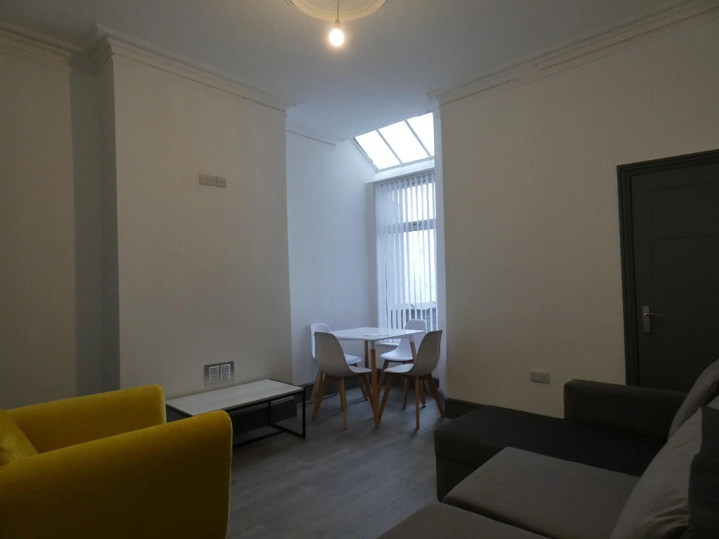 Townhouse @ 80 St John Street Stoke