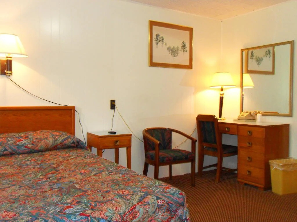 Acorn Motel