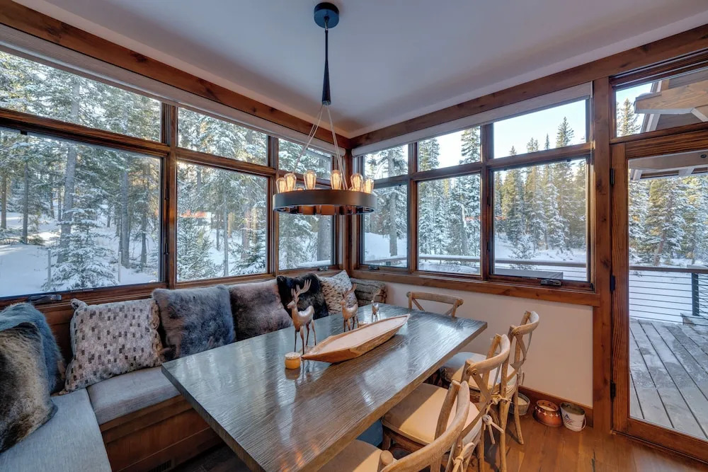 Custom Ski-in/out Chalet With Hot Tub & Wet Bars!
