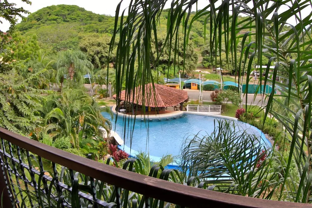 The Oaks Tamarindo Pool Front Condominiums fast wifi