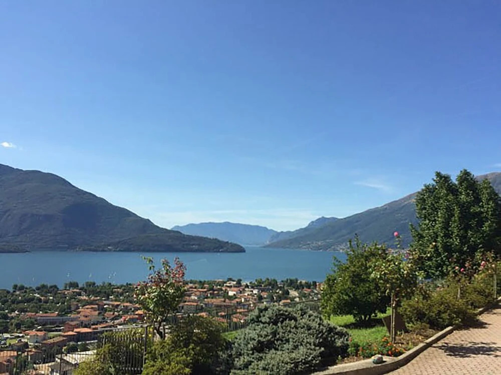 Family Apartment Overlooking Lake Como