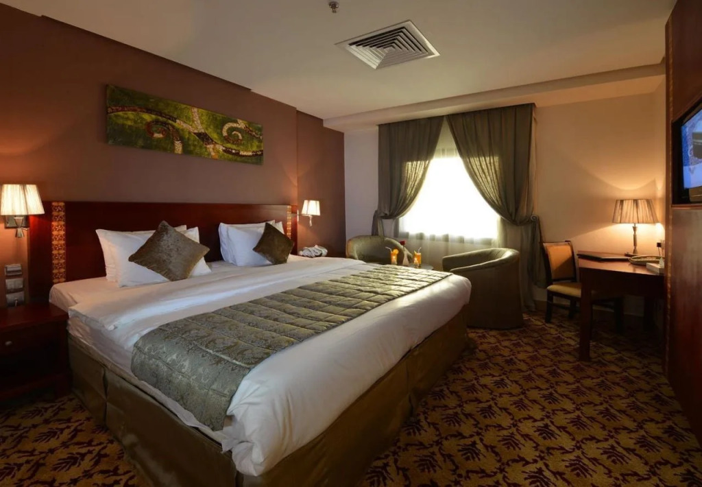 Reef Global Hotel