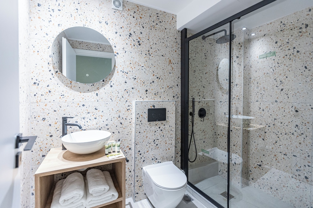 Ernest Suites Psiri
