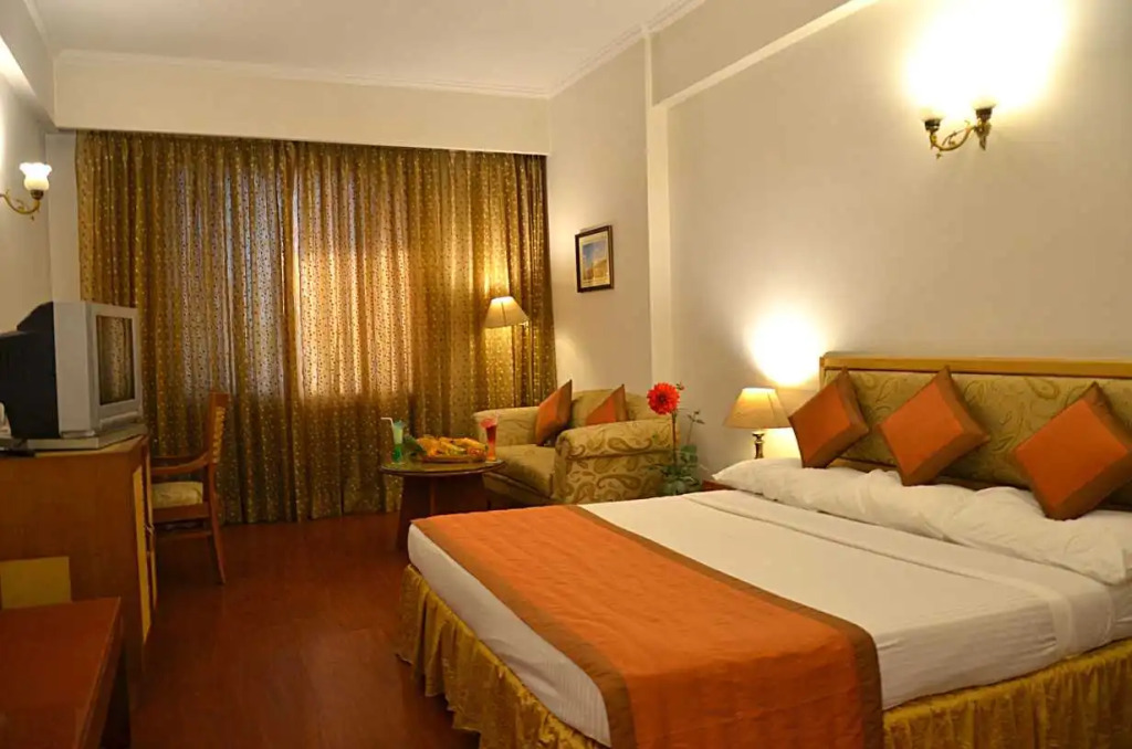 Hotel Meraden Grand