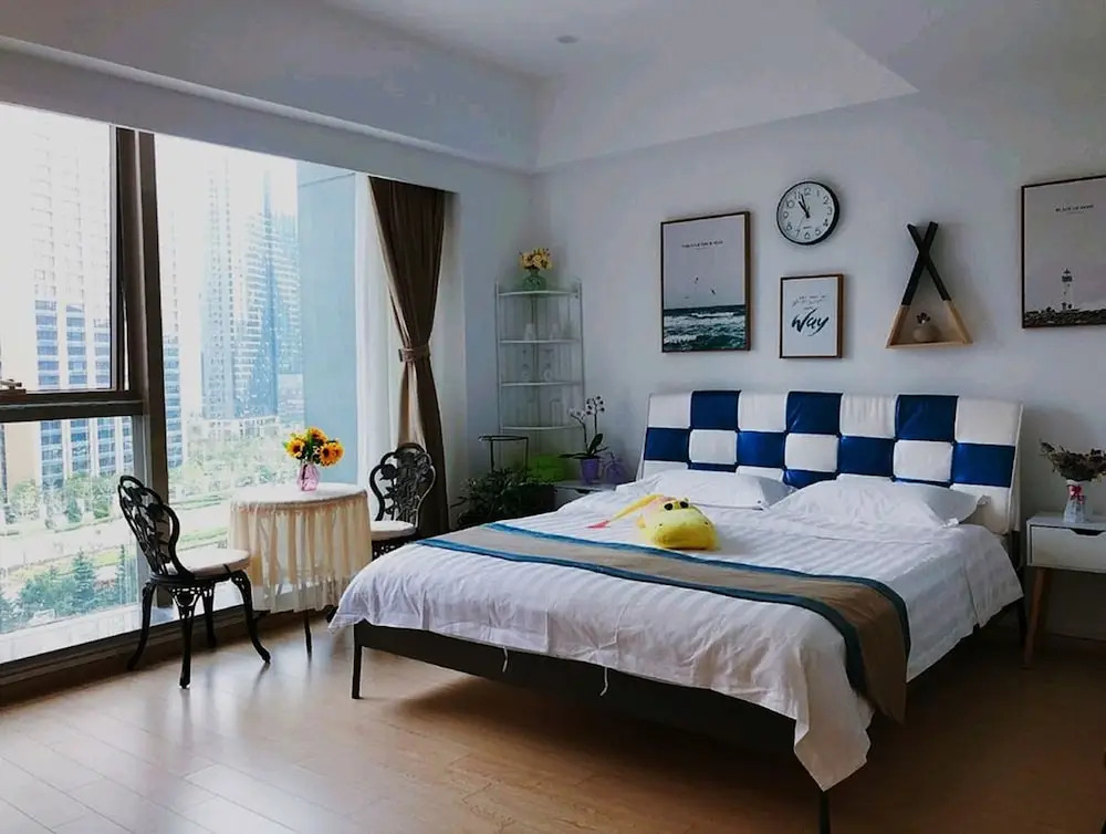 Changjiang Dong Metro Apartment