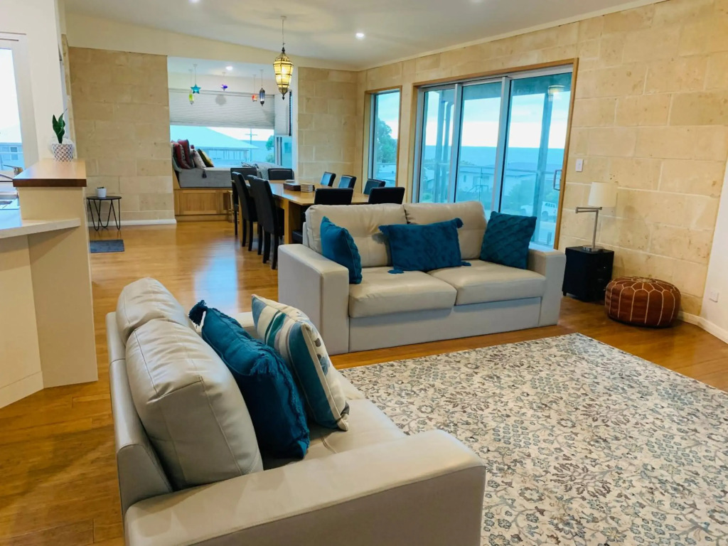 Emu Bay Bliss sweeping ocean views
