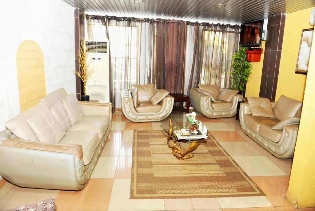 Paradise Hotel