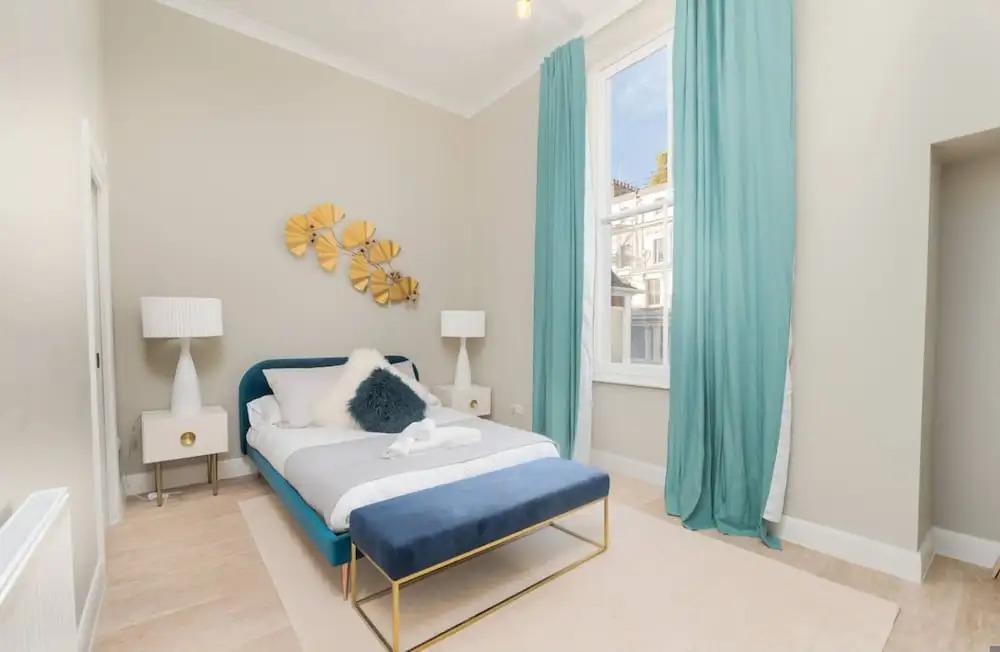 Stunning Notting Hill Apartment PS4