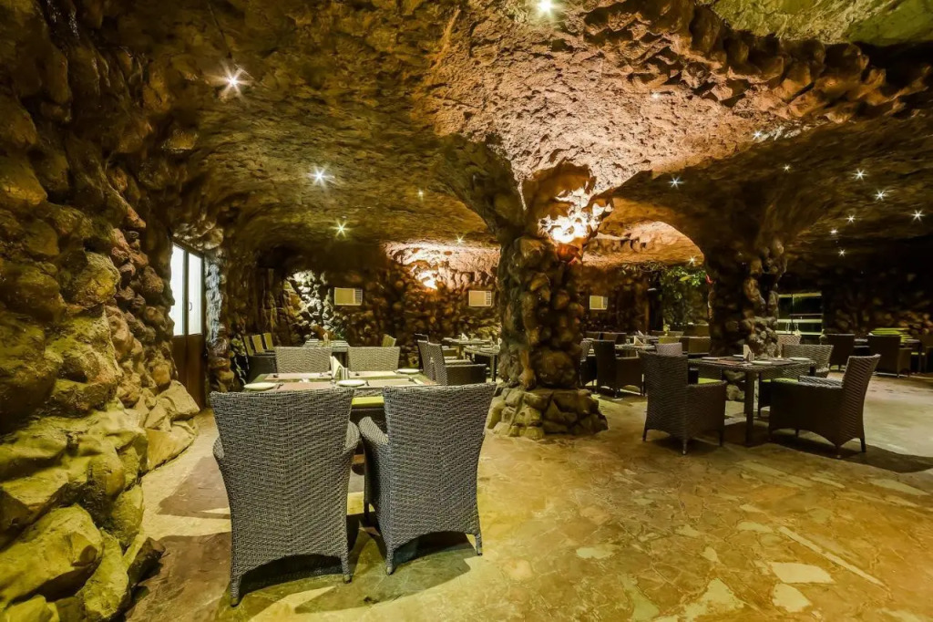 Summit Green Lake Tea Resort & Spa