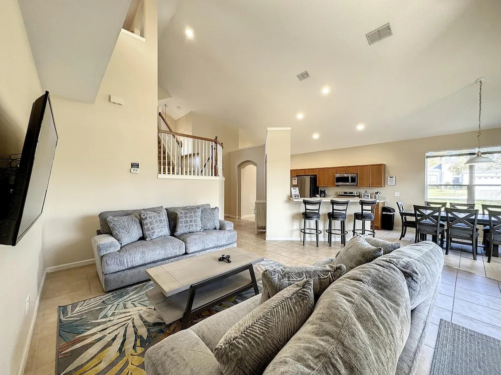 Luxury 6BD 3,5BA Pool Home in Windsor Palms Resort villa