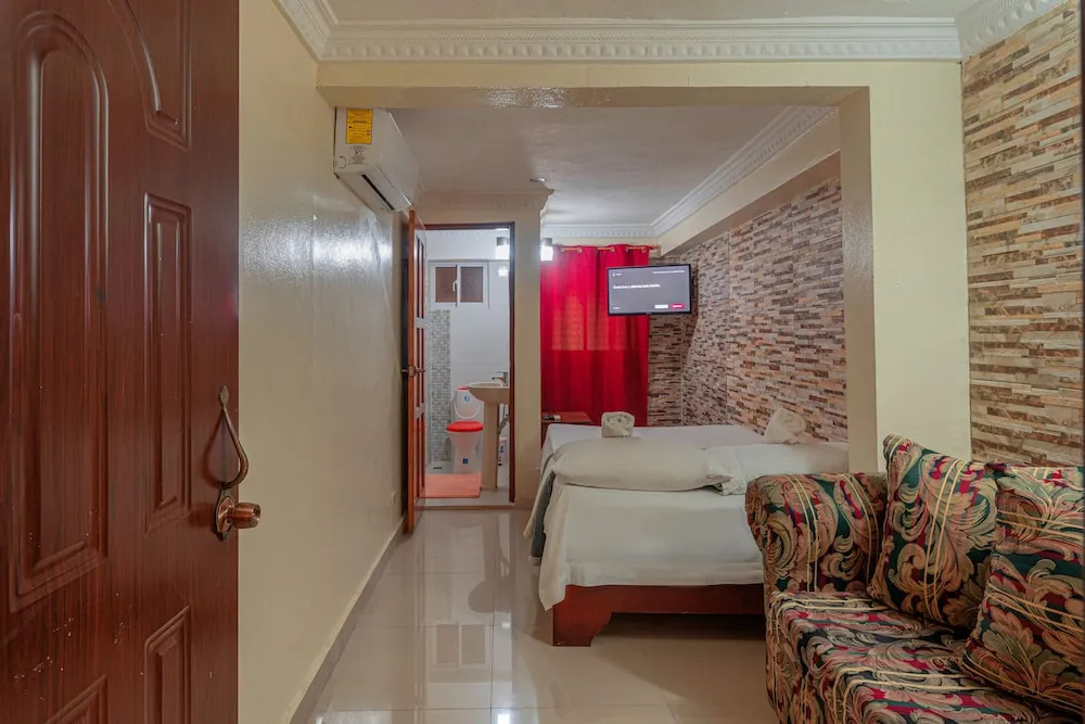 Single Room Near SDQ Airport 300 Mbps Wi-Fi Affordable Comfortable Stay