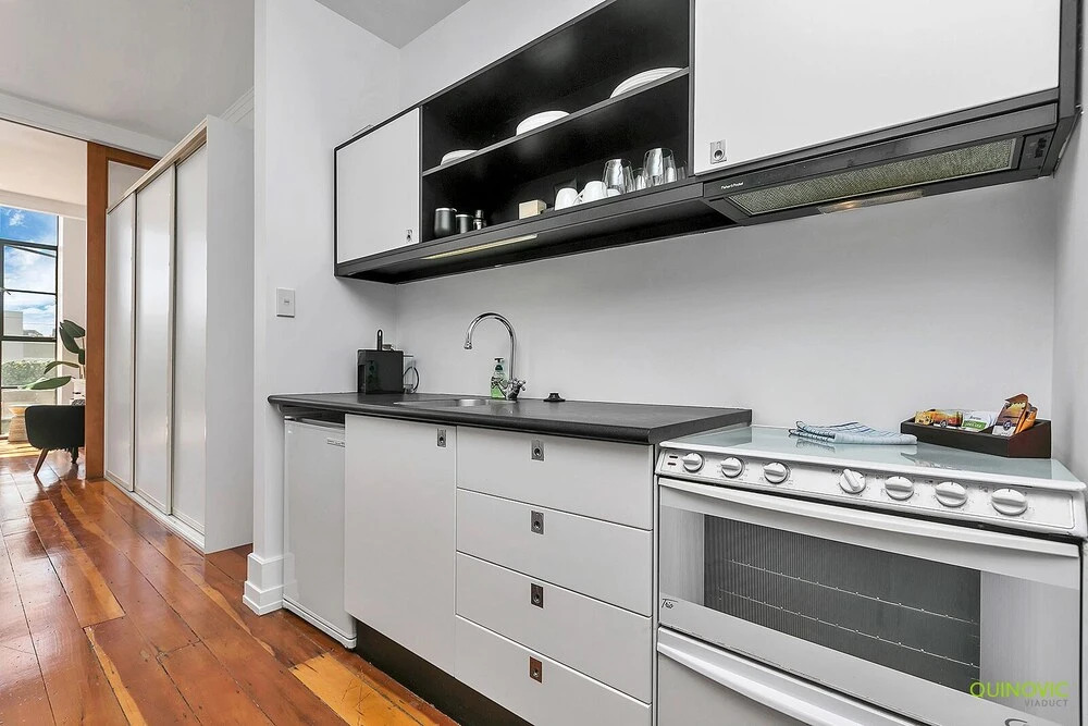 QV Lovely Sunny 1-bedroom in CBD 1025
