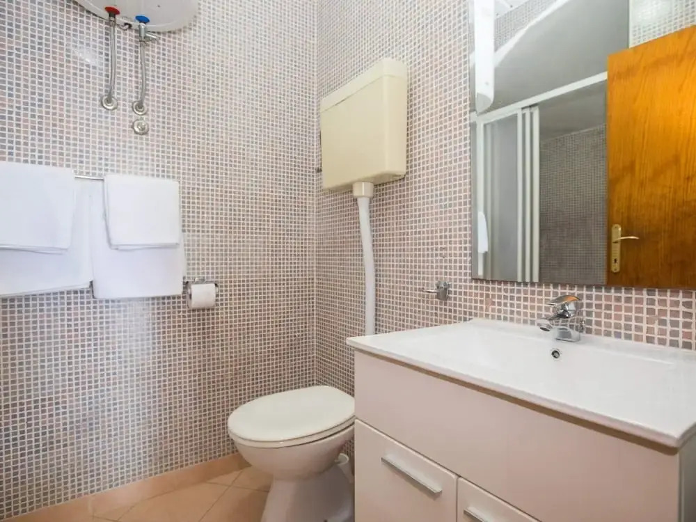 Apartments Vidak - One Bedroom Apartment With Terrace and Sea View -