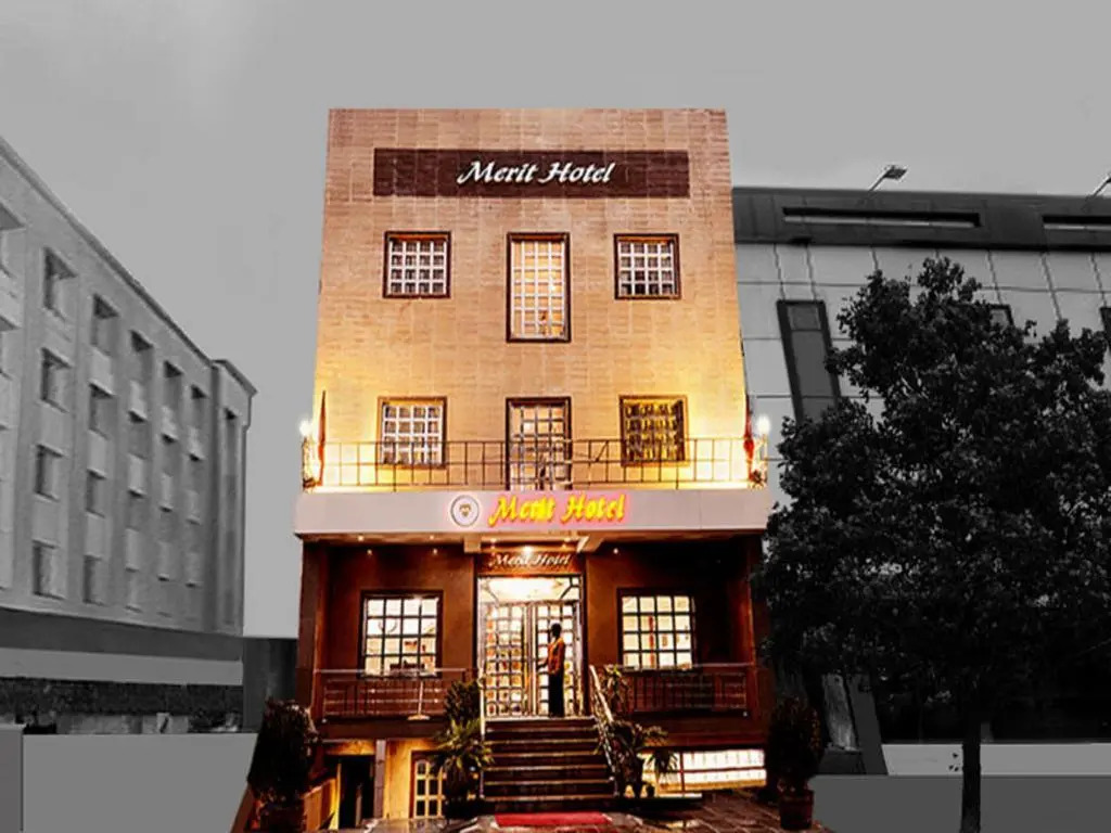 Hotel Palm Tree Near Taj Mahal Agra