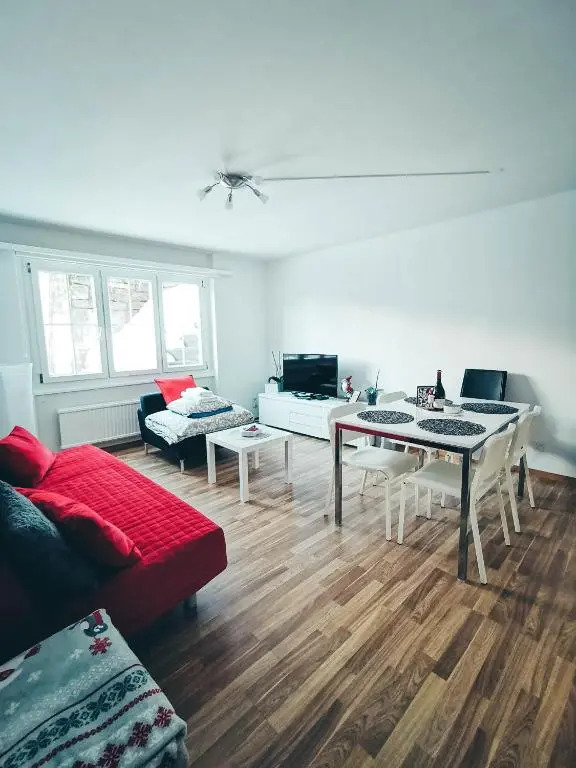 4P Apartment