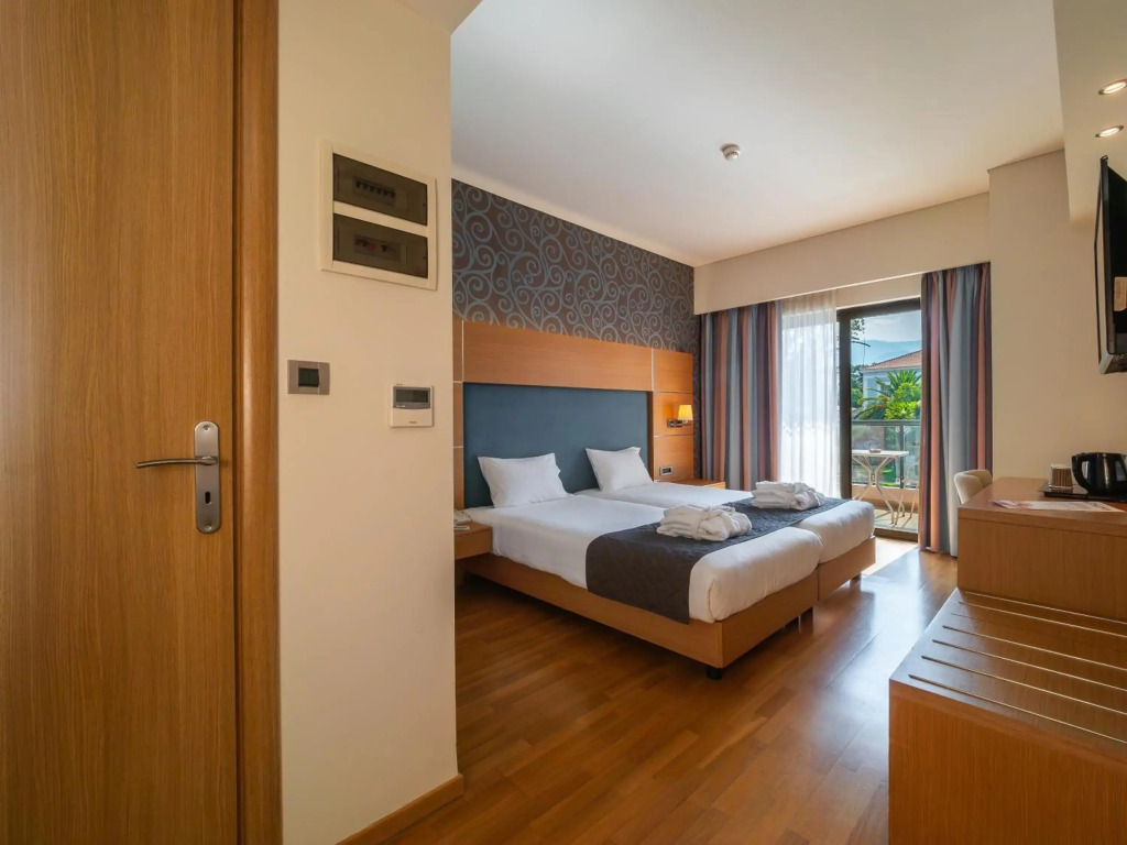 Elektra Stay Port & Sea View