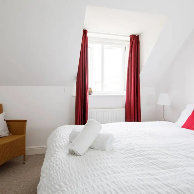 Lovely Selsey Apartment With sea Views Sleeps 4