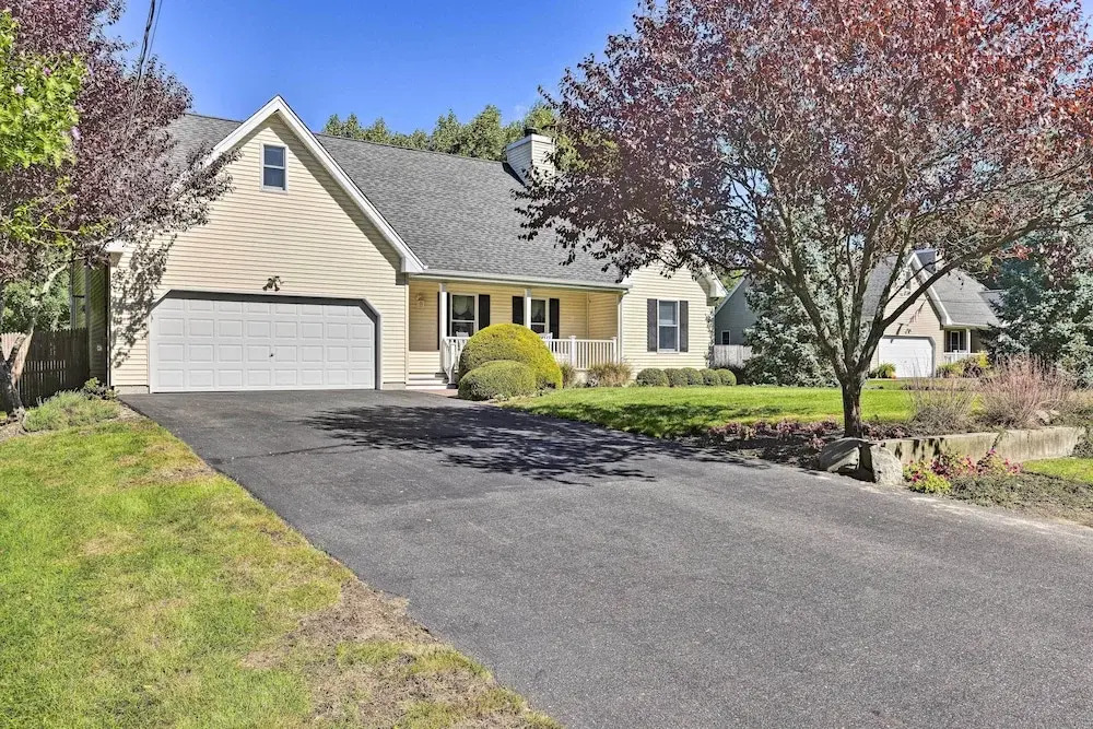 < 1 Mi to Beach: Luxury North Fork Retreat w/ Deck