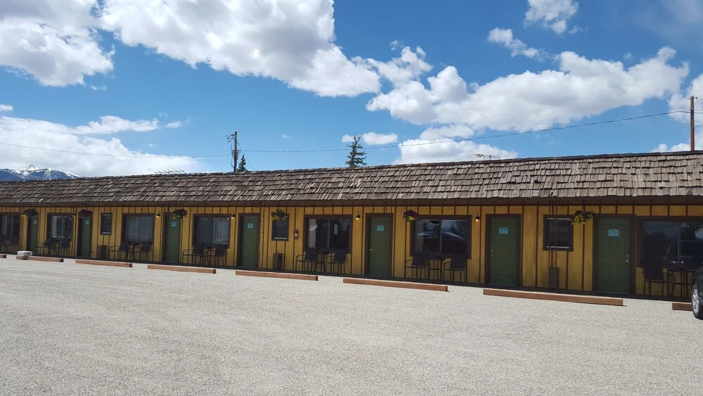B&B Riverside Motel