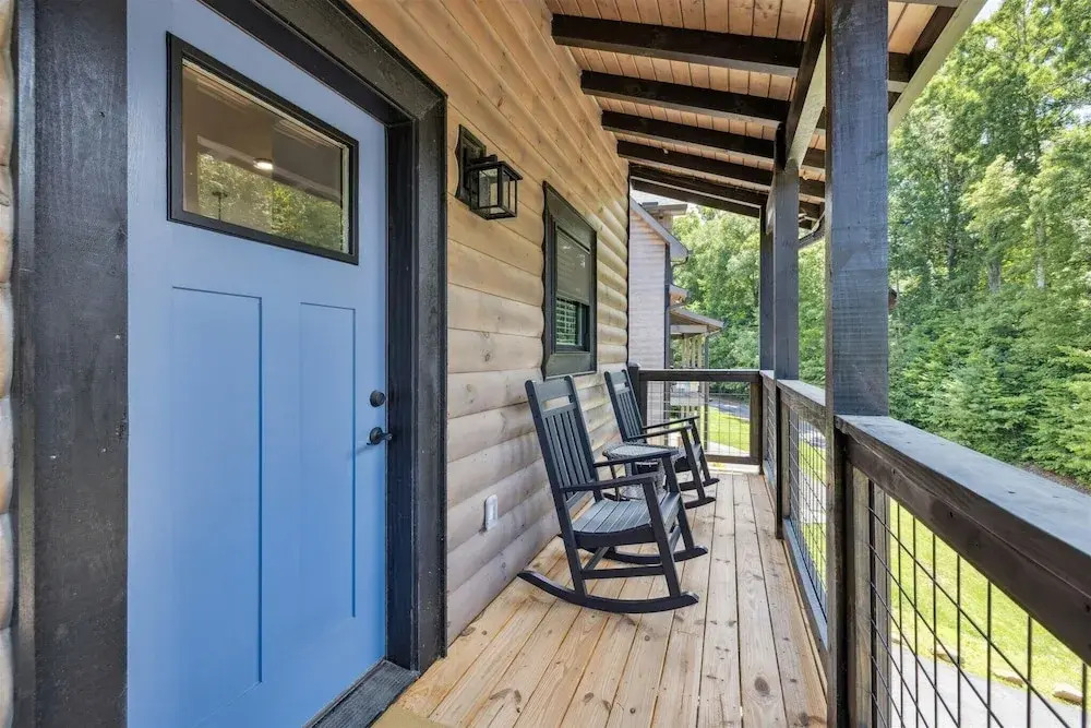 New Cabin w Indoor Swim Spa Hot Tub Gameroom