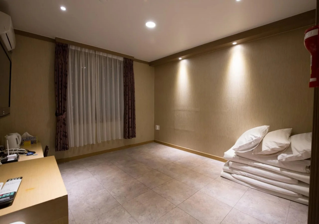 Hotel Bom