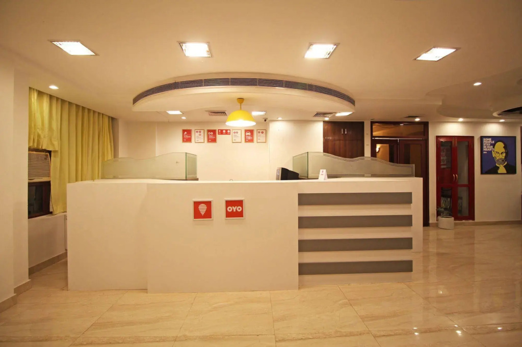 OYO Flagship 525 MG Road Metro Station