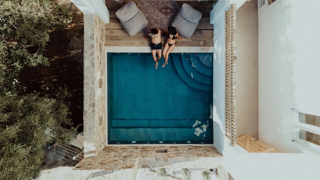 Sunday Luxury Suites