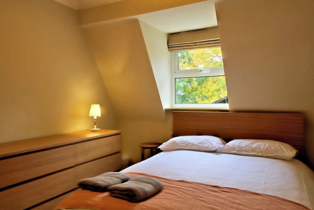 Spacious 4 bed family home in leafy Oxford suburb