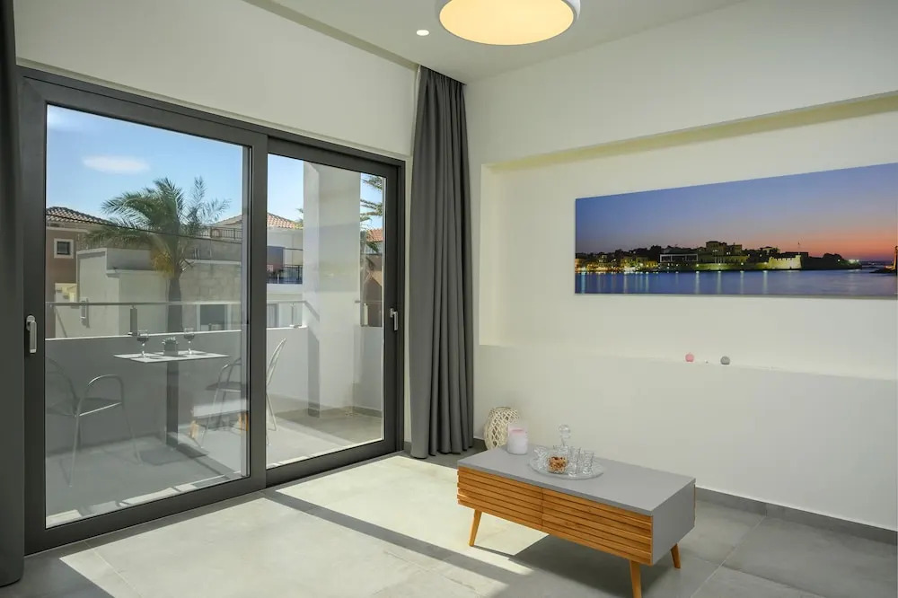 Athina Suites Luxury Suites Near The Sea Platanias