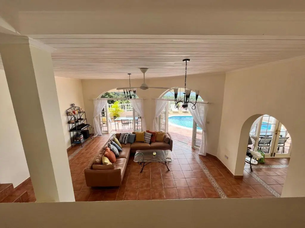 Labrolette Bay-Villa-Sleeps 8-Pool-Parking