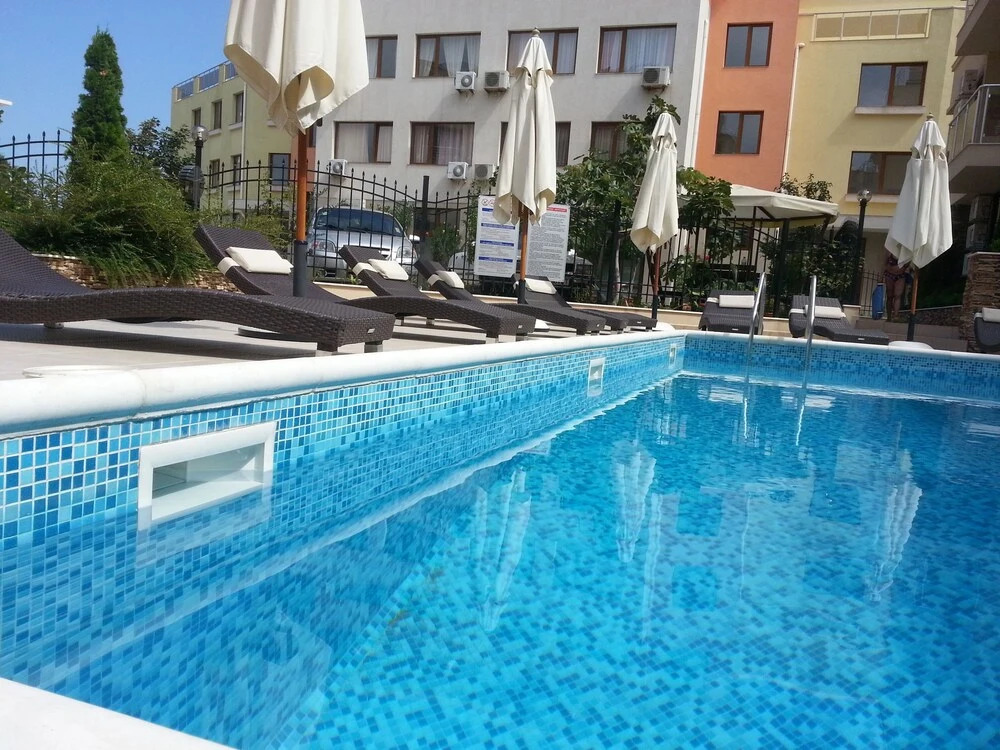 Azur Apartments
