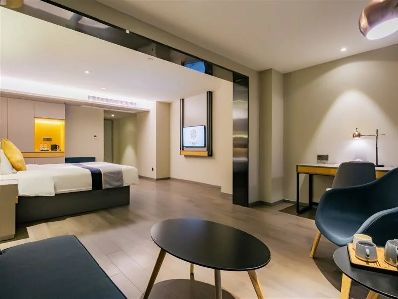 Homeinn Selected Hotel (Yibin West Station Xinyuewan)