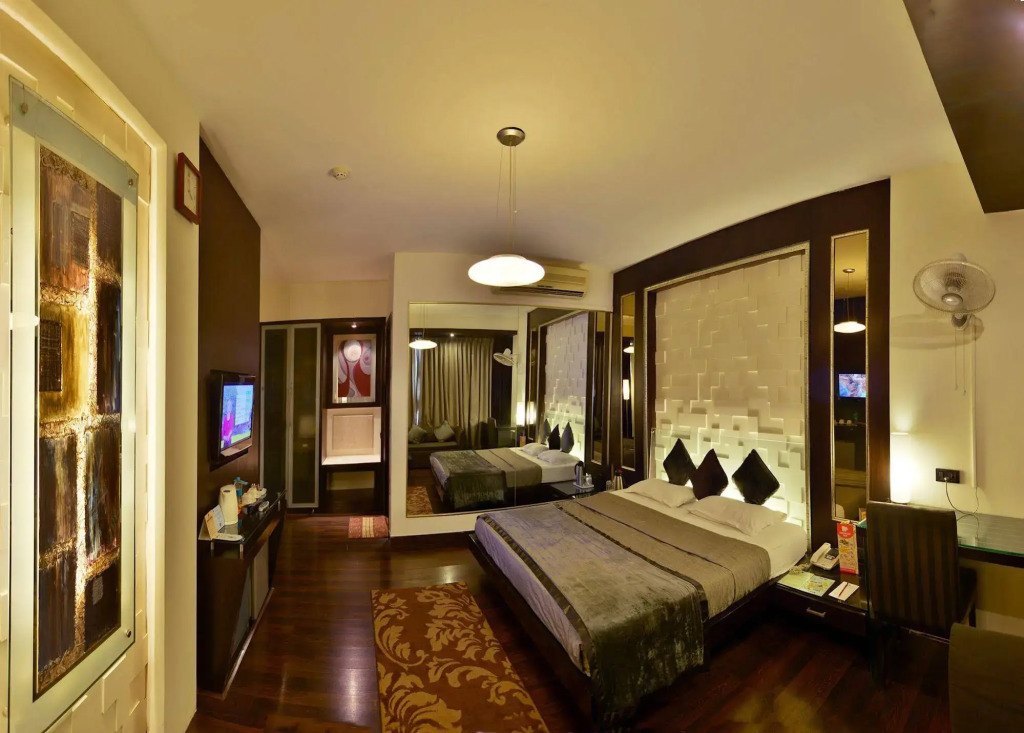 Shreyans Inn