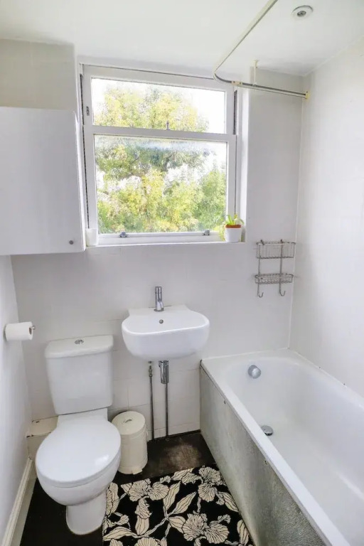 3 Bedroom House in De Beauvoir Town