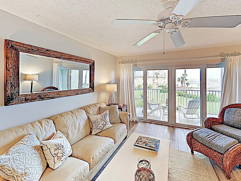 New Listing! Plush W/ Pool & Ocean Views 2 Bedroom Condo