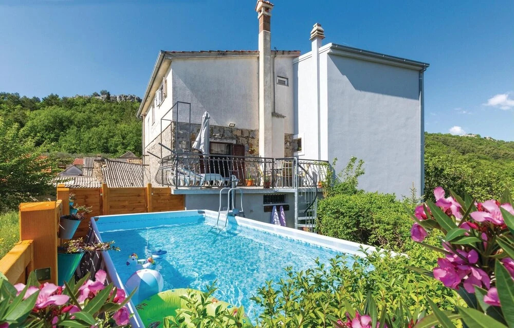 Awesome Home in Gata Zvecanje With Wifi, Outdoor Swimming Pool and 3 Bedrooms