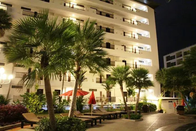 Wongamat Privacy by Good Luck Apartments
