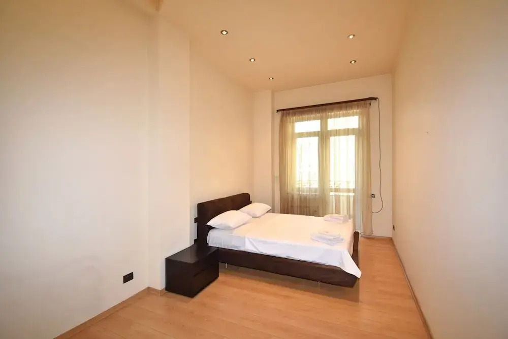 Spacious Apartment by Luxe Group TT606