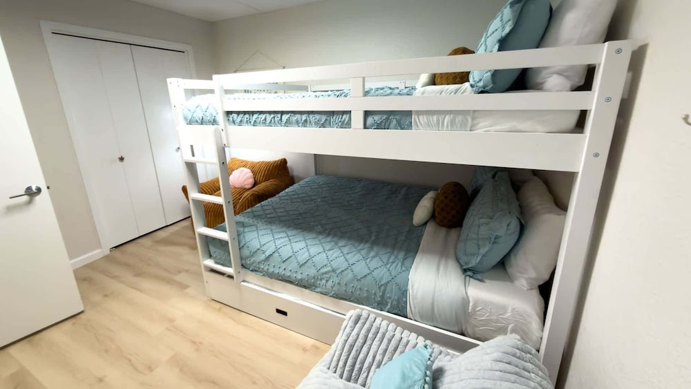 Saida 3603 - 6 Floor Gulf-front Remodel - Sleeps 8 2 Bedroom Apts