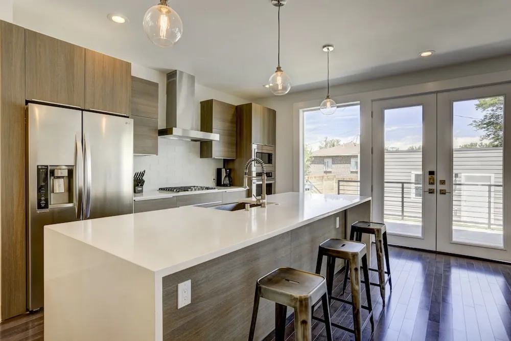 Built in 2017 Luxurious 4 BR home in DT