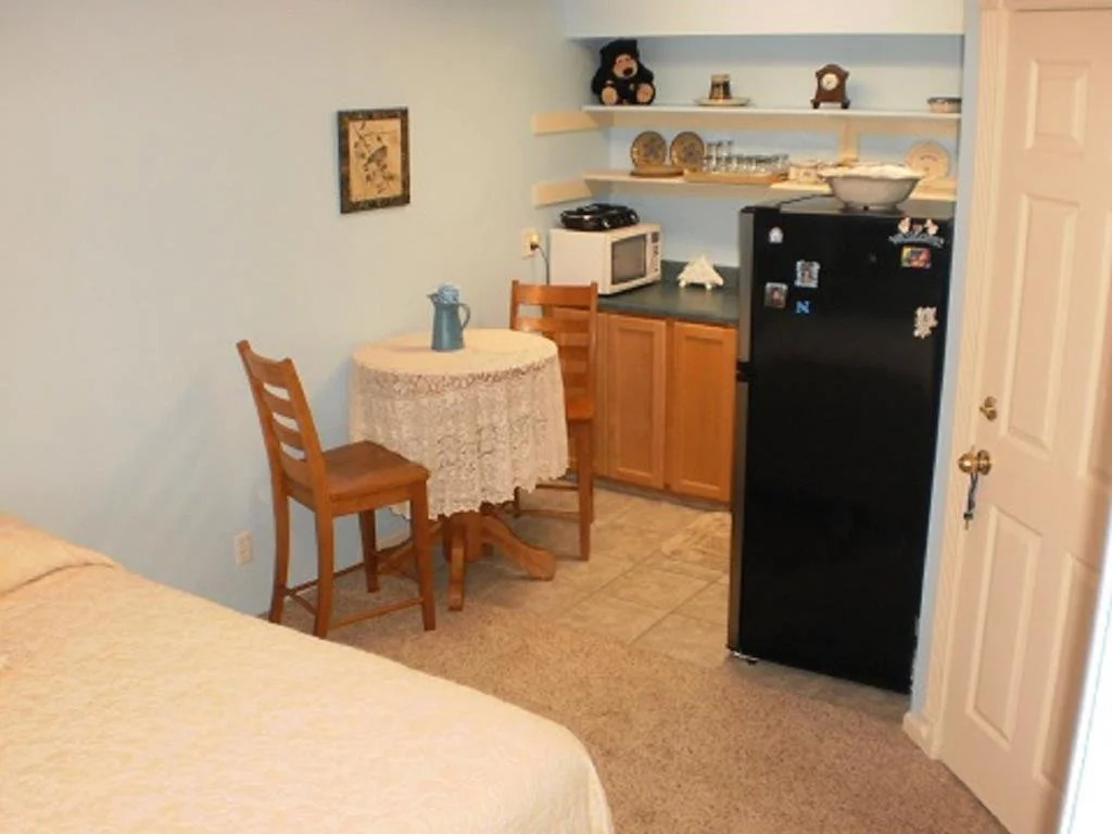 Lazy Inn Bed and Breakfast