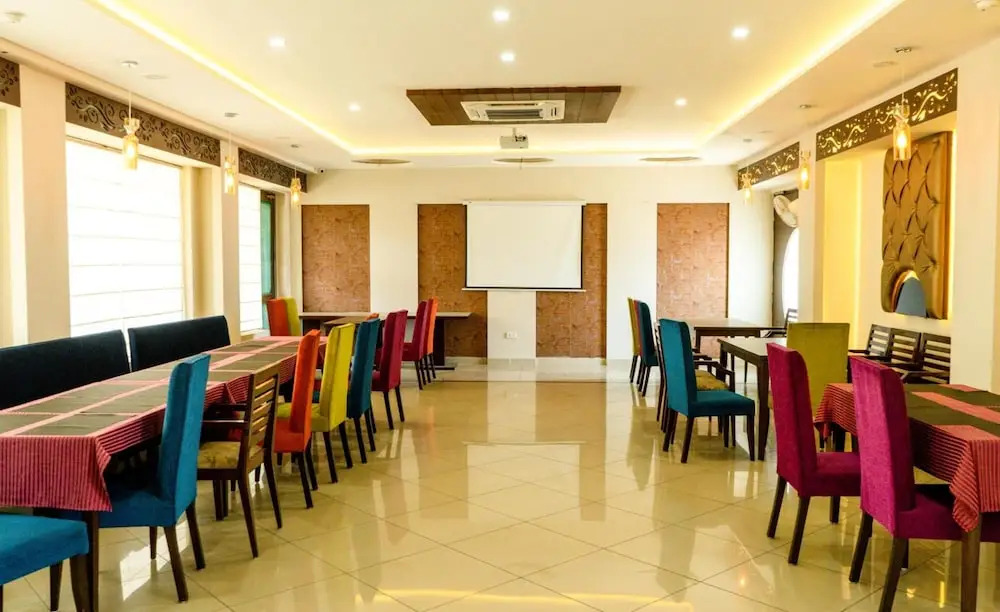 Hotel Orchid Resort