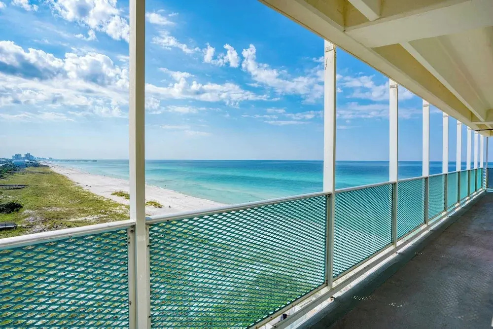 Fontainebleau 706 by Avantstay Beachfront+views
