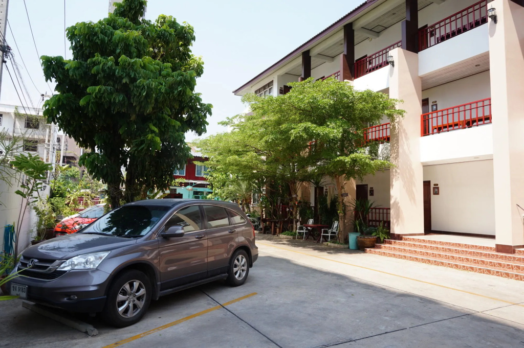 Phanthipha Residence (SHA Extra Plus)