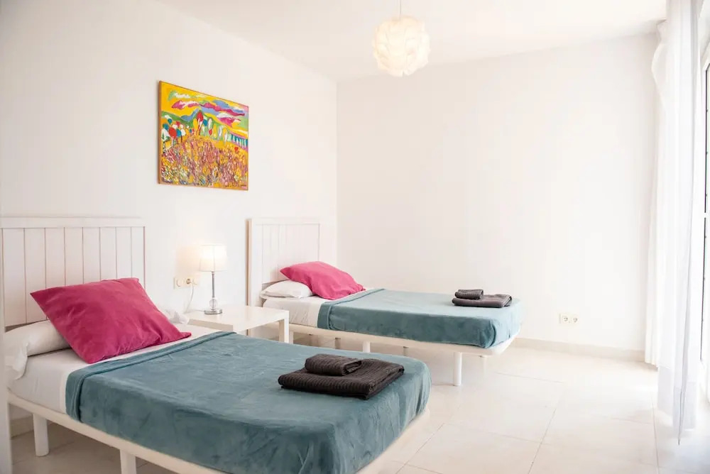 Villa in Playa den Bossa, 5 min SupermarketBBQ