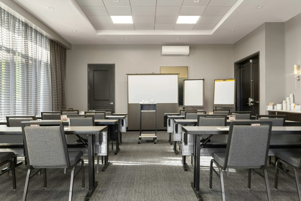 Hampton Inn & Suites-Worcester, MA